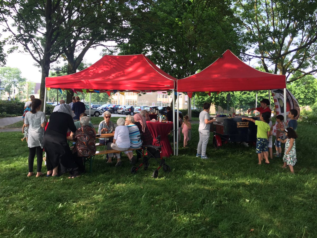 Wat een mooie dag🌞#meet&amp;greet #huurders #Rooseveltlaan <a href="/mitros/">covin joseph</a> <a href="/Plegt_Vos/">Plegt-Vos</a>. Pannenkoeken + plan #grootonderhoud #ARK-zone ❤️#Kanaleneiland