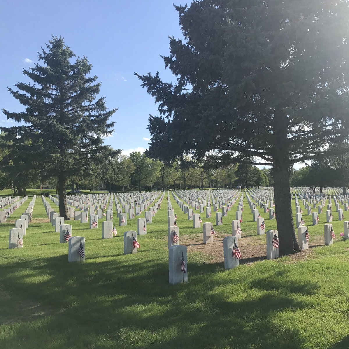 Auditmacs's tweet photo. Today, we remember all those who have made the ultimate sacrifice and fallen while protecting our freedoms. #thankyou #memorialday https://t.co/KeUjKOcTFA