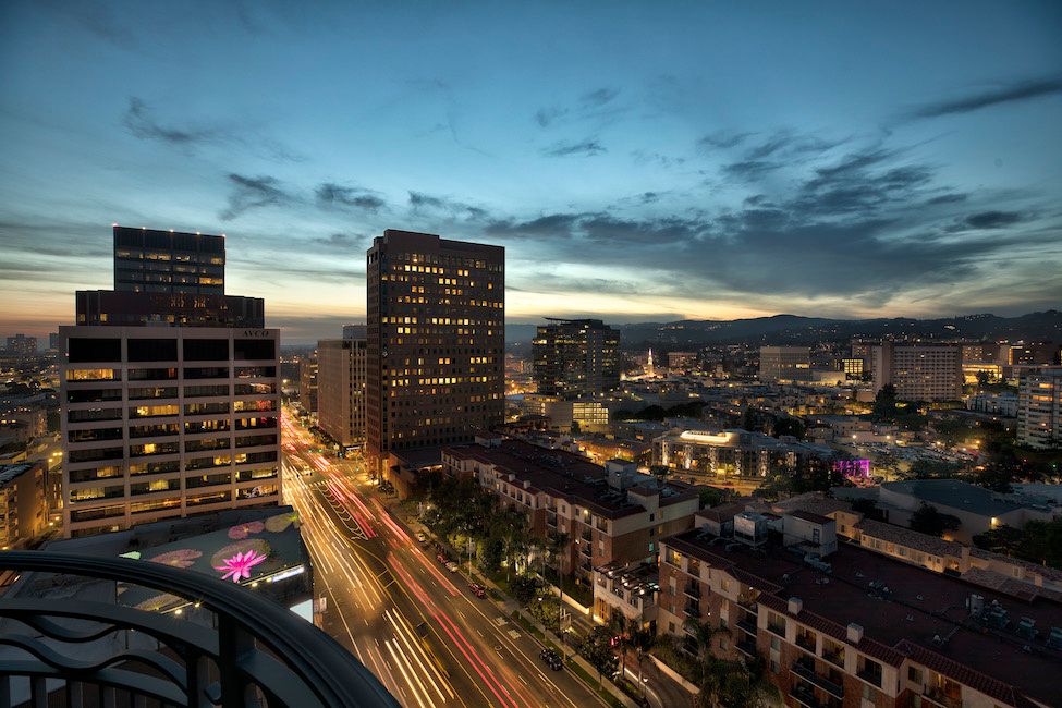 10800 WILSHIRE BLVD #1501/1502 
Perched high above the City of Angels is a contemporary vision of urban indulgence.
Offered: $8,900,000