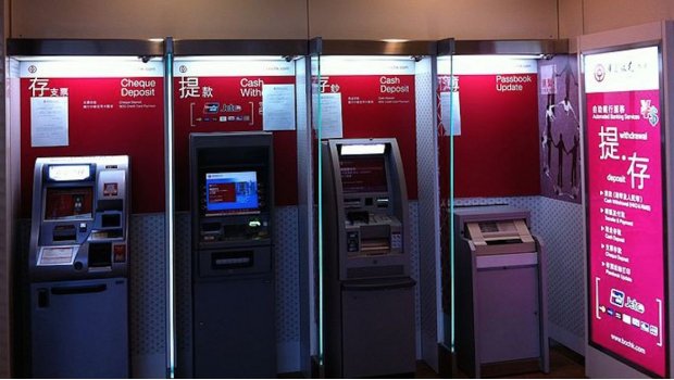 SolPolitica's tweet photo. Usarán reconocimiento facial en #cajeros automáticos de #HongKong

Info: https://t.co/n35xRHzobJ

#FelizLunes #Bancos https://t.co/G0rD9mIP6l