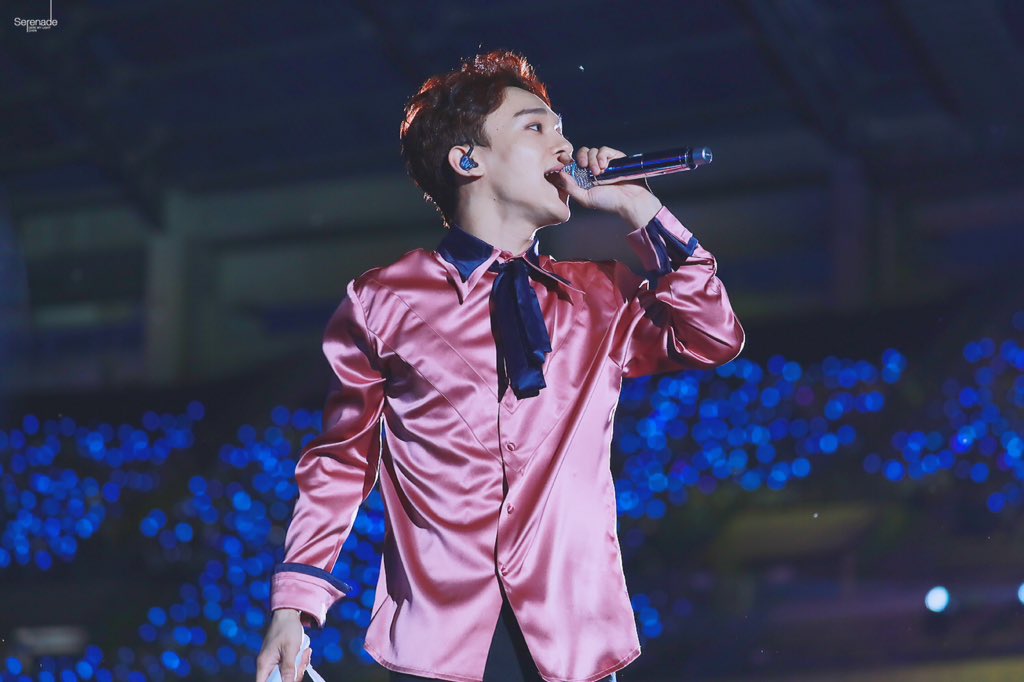 33solesnegros's tweet photo. Enamorada de Jongdae en esa camisa rosa 
#EXOinMTVVMA2017  #EXOforMVAs2017  #EXOforVMS  @MTV https://t.co/nlMBkMKlvs