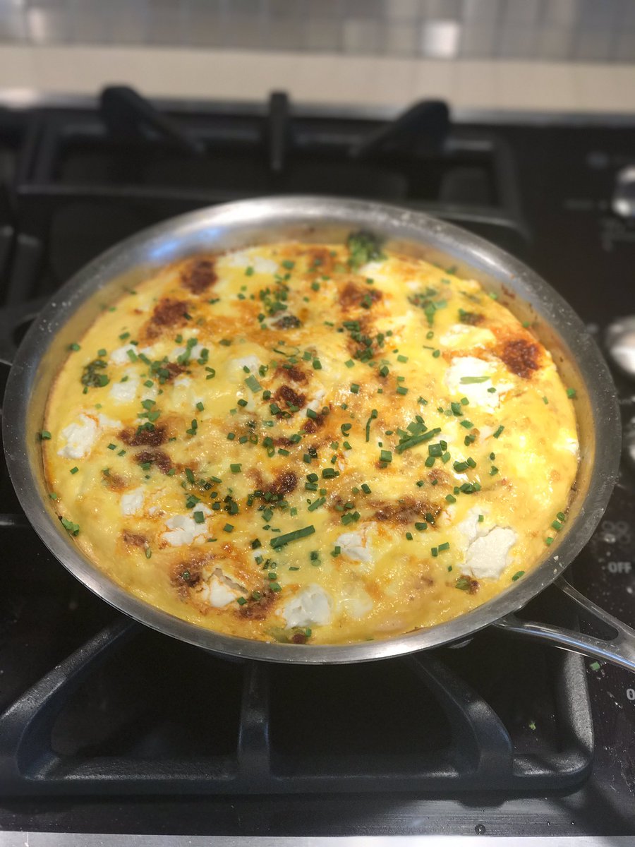helloross's tweet photo. Made a goat cheese, scallion, garlic, broccoli & sun dried tomato frittata for brunch. And champagne. Lots of champagne. #ChefRoss https://t.co/mg0BSKaaMV