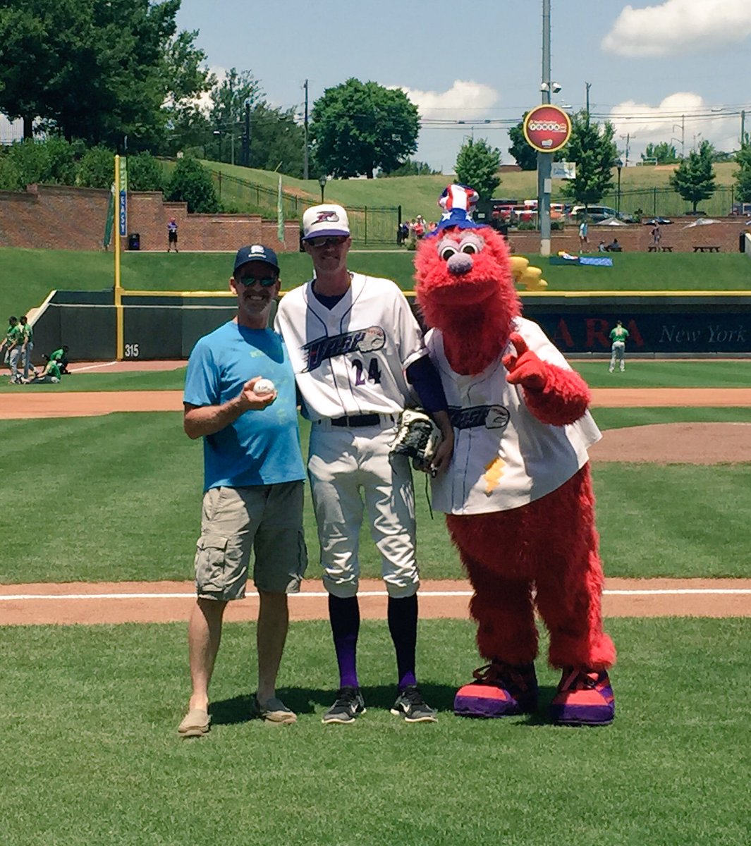 BookmarksNC's tweet photo. It's a beautiful Memorial Day at BB&T Ballpark! We're honored to be their 2017 @WSDashBaseball Charity Partner! #YourHomeTeam #dashbaseball https://t.co/nI6njuzZsg