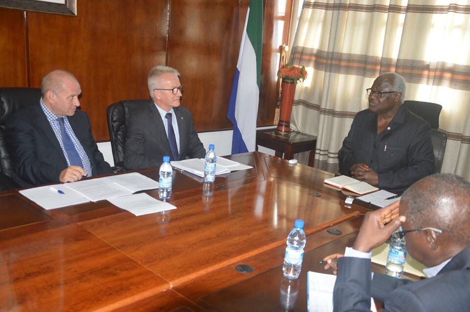 GuyWarrington's tweet photo. Excellent discussions between EU and President this morning.@UKinSierraLeone . Focus on key issues of elections,investment and governance. https://t.co/WCGDCcIvpv