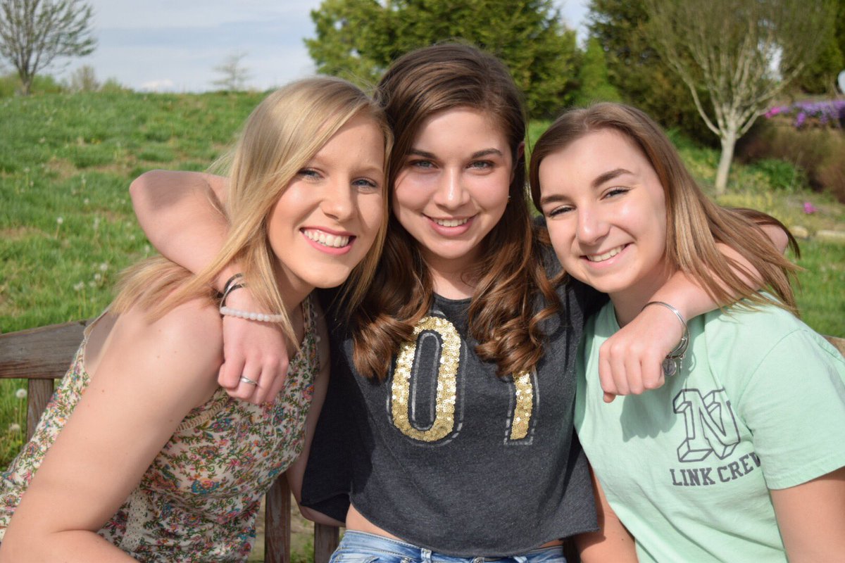skinner0109's tweet photo. 6 MORE DAYSSSSS😊💗🎉 #TP2k17 ( @graceemitchelll ) https://t.co/4fxlVhpTyn