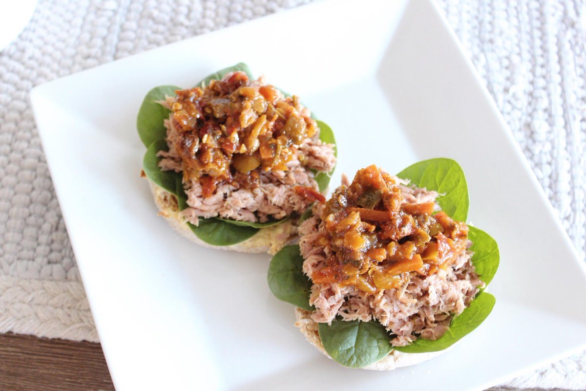 DerleaBrandFood's tweet photo. These tuna and spinach english muffins by @houseofhire are topped w/ Sweet Pepper @Miscela_Food. An easy lunch that's perfect for busy moms! https://t.co/cBcw9E1gUh