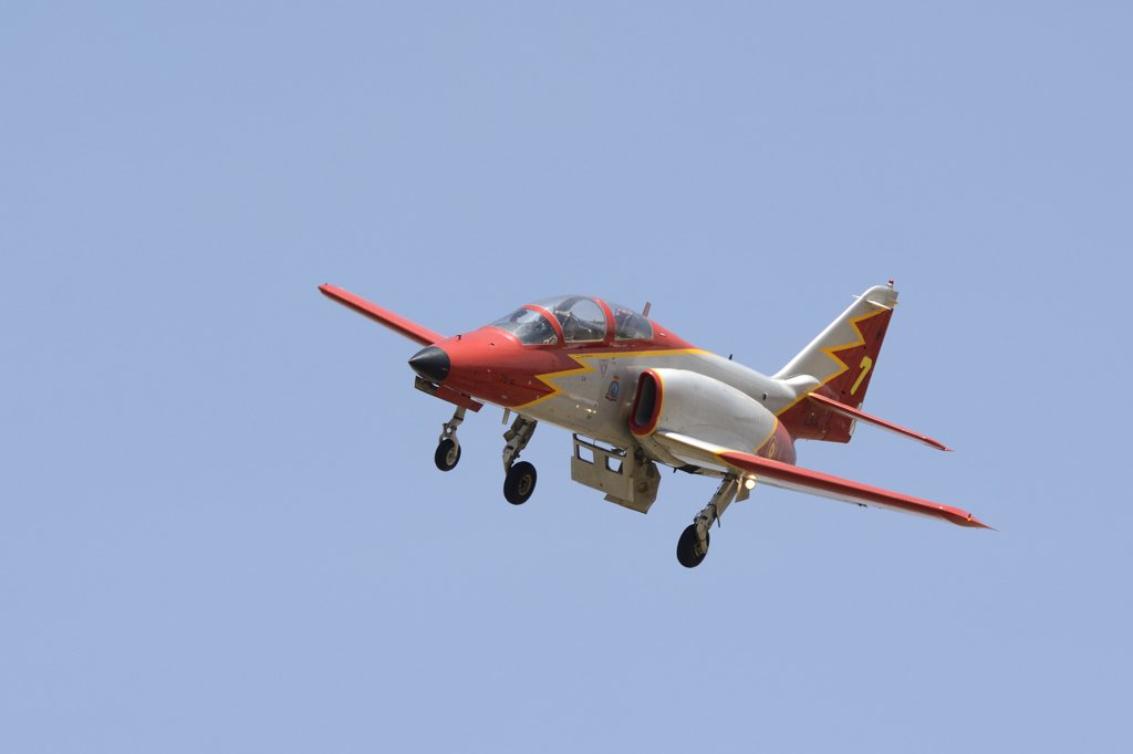 drizzt__dourden's tweet photo. Águila 7, par izquierdo, Comandante Jesús López Estevan,@patrullaguila a punto de tomar en @TorrejonAB #DIFAS2017 https://t.co/UulHoXZxDe