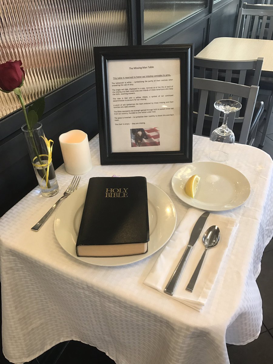 CMulford583719's tweet photo. Props to Chick Fil A in south Lincoln for this display. #TheMissingManTable 🇺🇸 https://t.co/Sk6Ep4CTRL