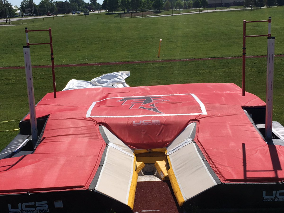 EKTracknField's tweet photo. 5 days til the MHSAA D1 state finals!  R U Ready??? https://t.co/Z22MO518Vi