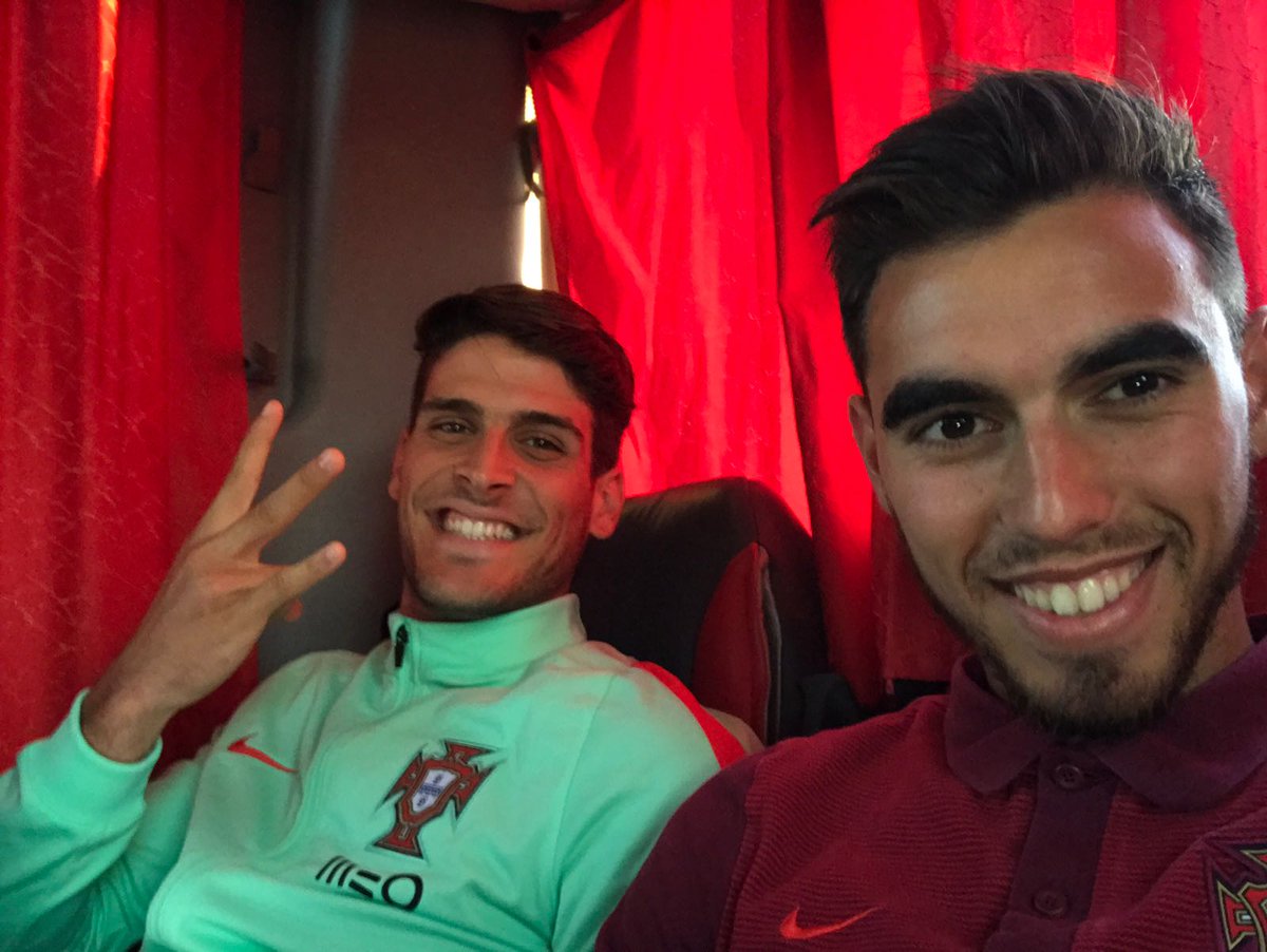 gpaciencia9's tweet image. Feito por hoje com o meu maninho @ricardohorta_ #U21 #Pol2017