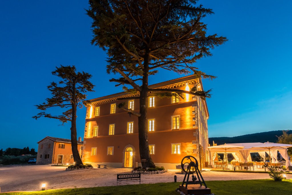 Relais_Paradiso's tweet photo. #RelaisParadiso pensa anche alla #terzaetà: un concentrato di #salute, #benessere, #relax 
Richiedi informazioni >> https://t.co/0q01hTzSH6 https://t.co/nnxmunV3ex