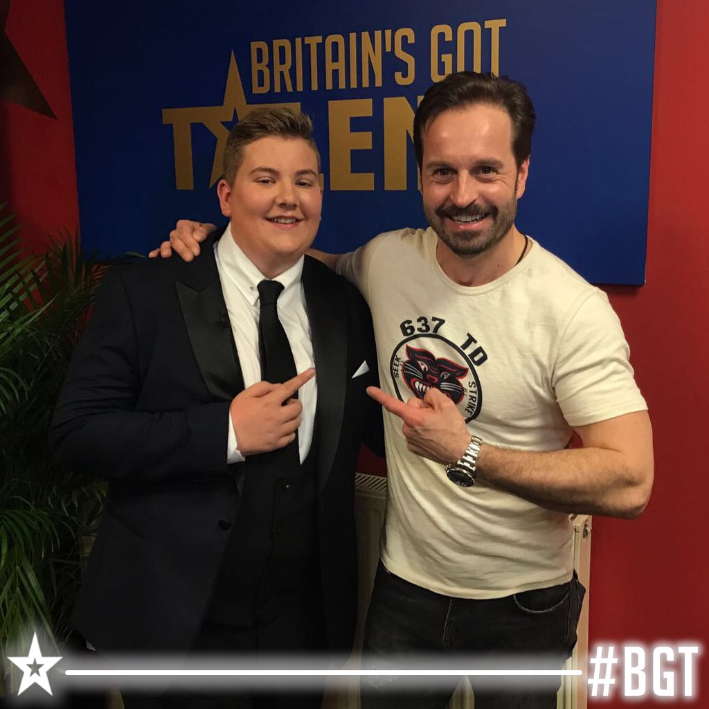 BGT's tweet photo. Tonight's special guest @AlfieBoe backstage with @KyleTomlinson20. You can see them both in #BGT: The Results at 9:30pm on @ITV. 🎤 https://t.co/AKGEXT5z3o