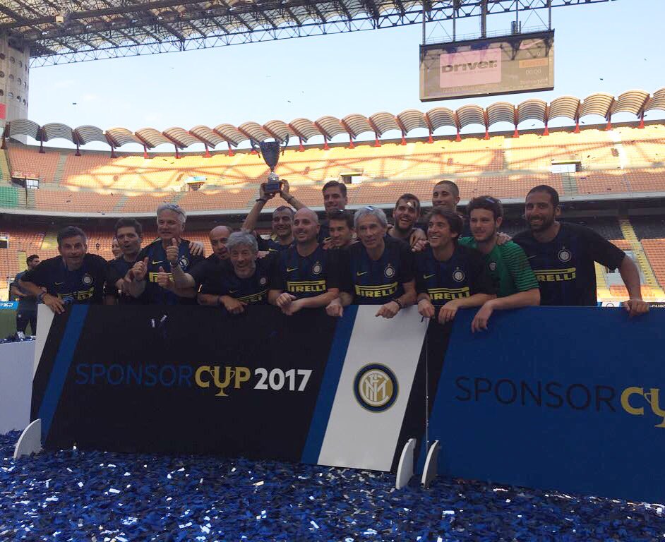 Allenatore/giocatore • vinto sponsor cup 2017 • complimenti a tutti i ragazzi ⚽⚫🔵 #stadiomeazza