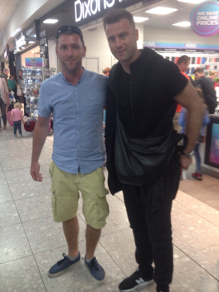 emmethoran's tweet photo. Cheers for picture today @ArturBoruc https://t.co/FWMmqsY5jg