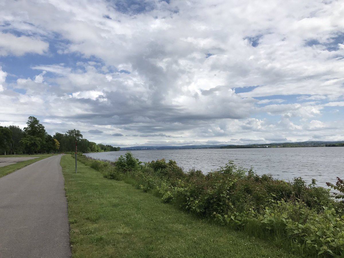 2v's tweet photo. Took a break to enjoy the fresh air and was reminded how out of shape I am #bike & #runoften https://t.co/AHcG844I2t