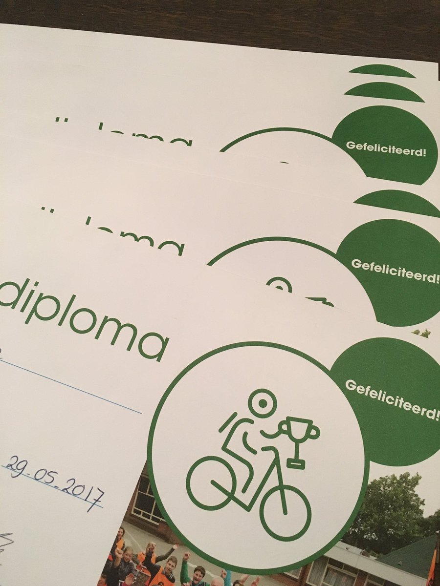 obsdevlinder's tweet photo. Alle leerlingen groep 7 #obsdevlinder #terapel geslaagd voor theoretisch en praktisch verkeersexamen #diploma's #veiligverkeernederland https://t.co/DKjM42XTMO