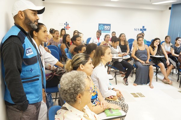 rinaldodelamare's tweet photo. Grupo de gestantes com entrega de enxoval para as futuras mamães!
@cap21ehalegria @Saude_Rio https://t.co/lx0FMD2IrS