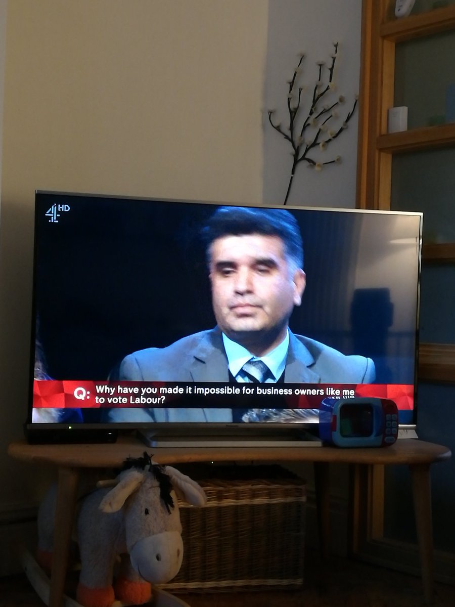 binghamamy's tweet photo. "How can I vote for you when 1) I'm selfish 2) I'm selfish 3) I'm selfish and 4) I'm very very selfish?" #BattleForNumber10 #slytory https://t.co/O4XYjL2hG0