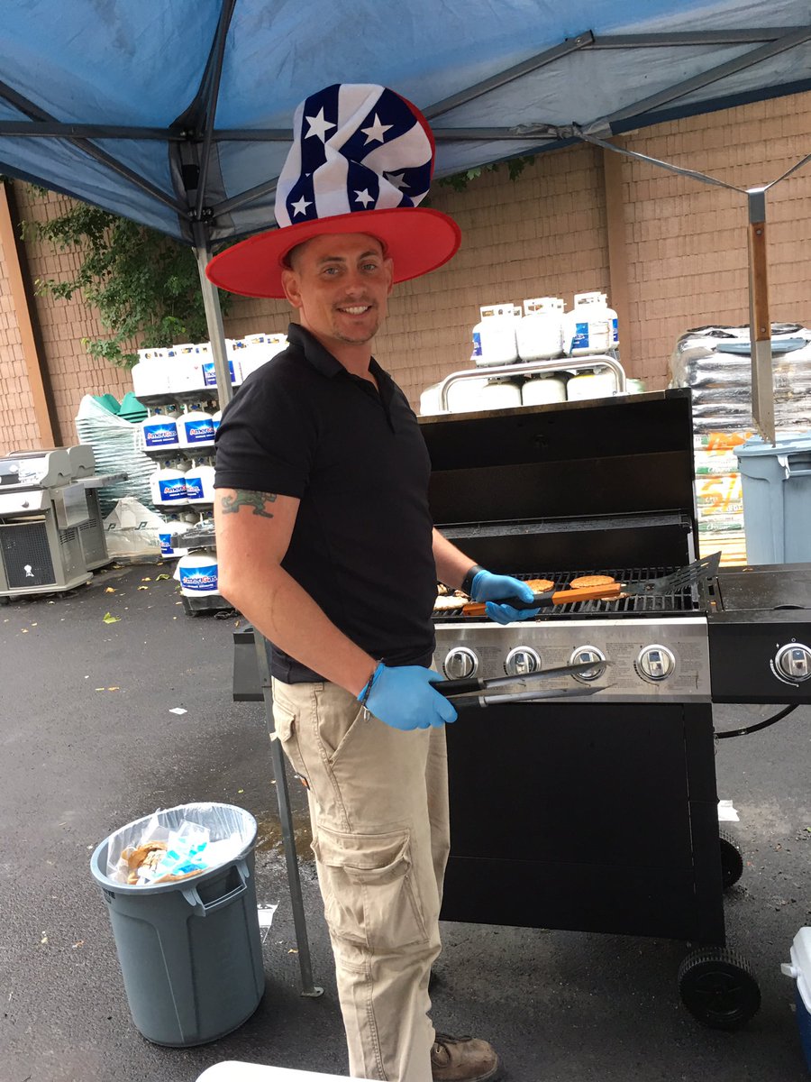 d_barry07's tweet photo. GRILLING FOR THE TEAM @0932SM_Charlie  @simonebushell8  @williamachen https://t.co/An2uLgPZRv