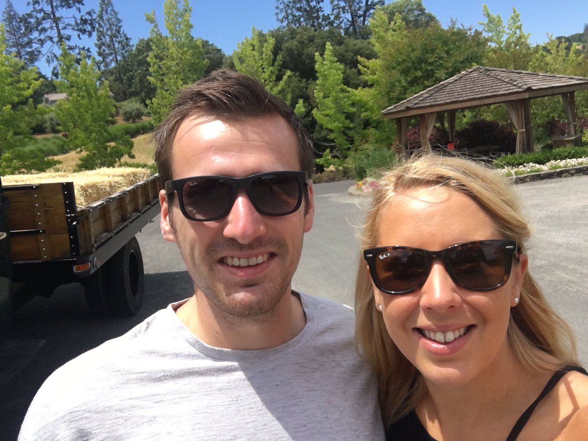 katecharlotte03's tweet photo. Electric bikes in wine country today #PwCRtN #notsomuchtraining #winetasting #lambertbridge https://t.co/8mZm8hON0T