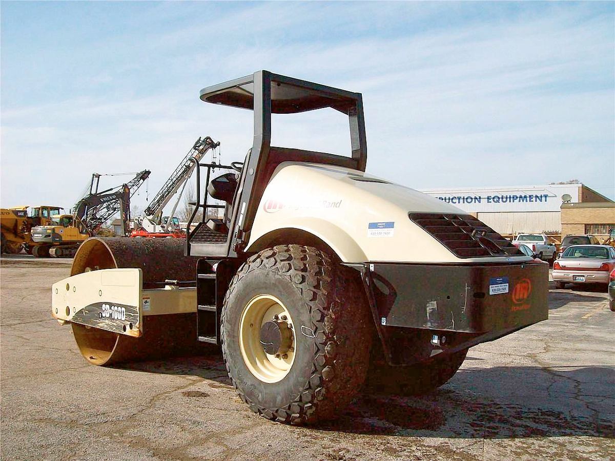 Logimaq's tweet photo. Vibrocompactador, Ingersoll Rand, SD-100,Pocas horas de uso
$995,000 
https://t.co/0u5UoK23kv
#ingersollrand #maquinariapesada #construccion https://t.co/6oeXlOWBJd