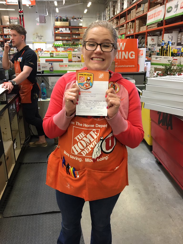 lexilou0027's tweet photo. Congrats to Catelin for being D31 Associate of the Month! Great job driving online sat LM! #phenomenal4407 #opsdoesitbest https://t.co/AL02DDOsXw