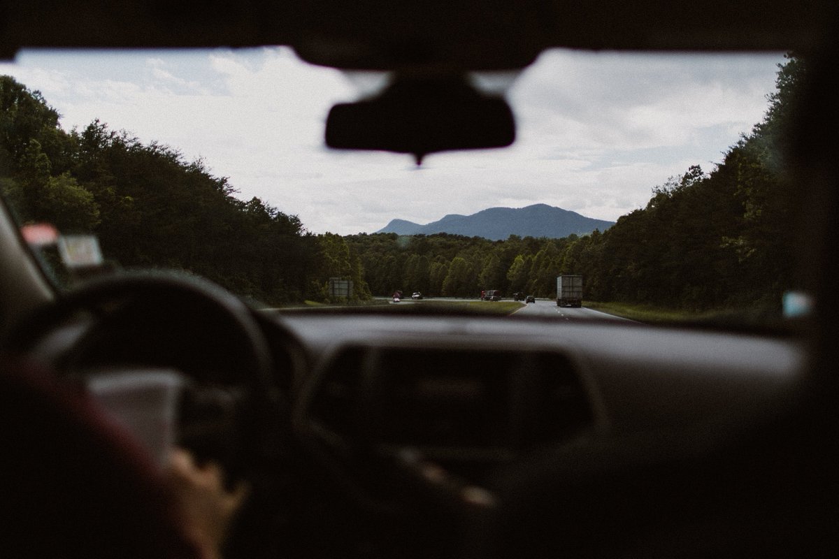 amafloydster68's tweet photo. Life update: I'm in North Carolina and loving it! #NorthCarolina #Charlotte #SmokyMountains #carpic https://t.co/D0yhyZRPs8