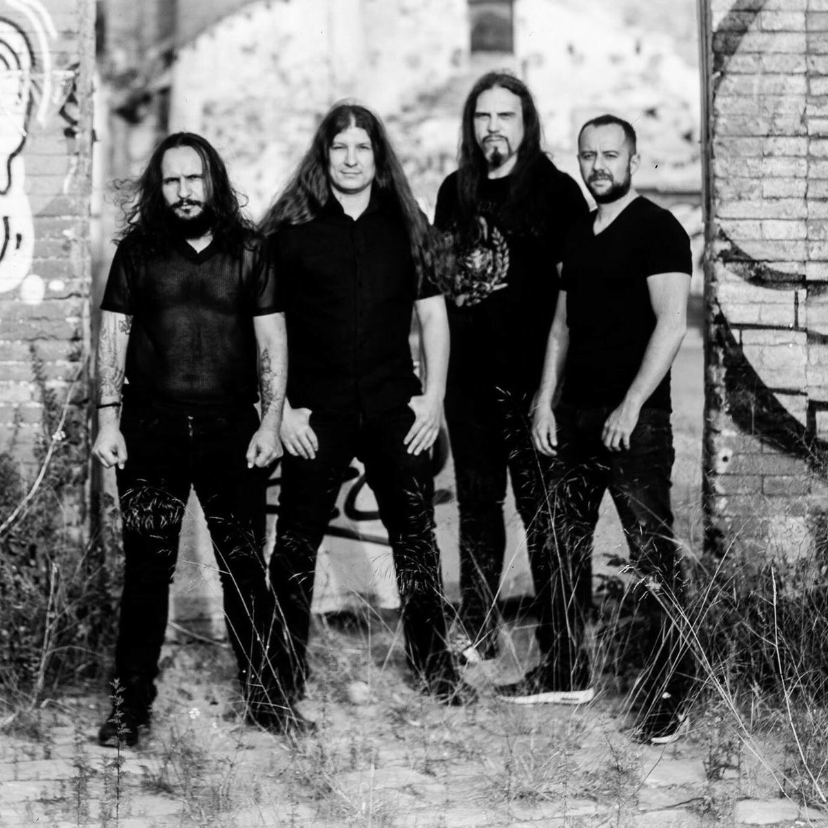 frikiteam2013's tweet photo. Frikiteam 114 invitados Ravenblood y KATABÄTIKA  @RadioVella @Guishote77 @KATABATIKA @RavenBloodMetal hoy 23 hs en Fm 100. 5 Barcelona https://t.co/FGLLUMAsXW