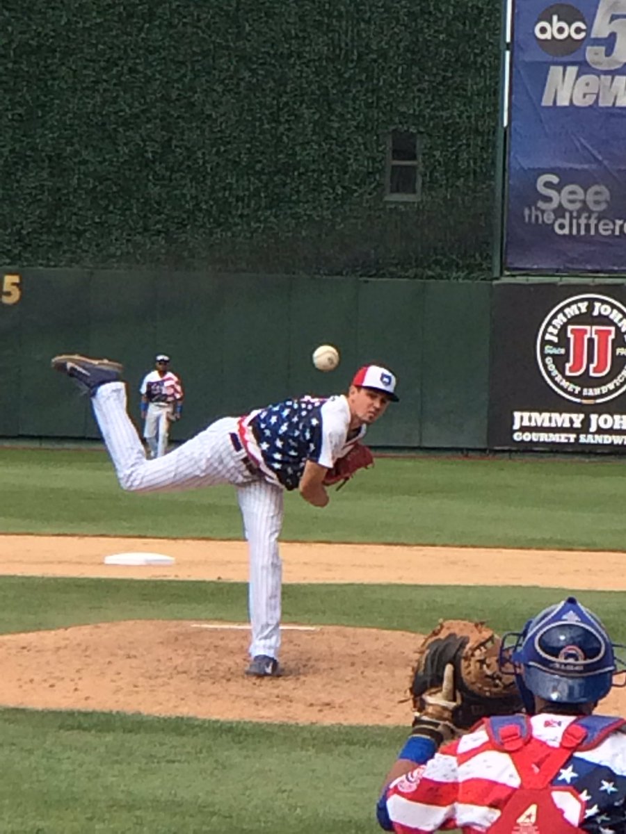 becsnyder's tweet photo. @MSwarmer 2 K's in the 8th. That mitt goes perfectly with that jersey :) https://t.co/o4uV3WZehN