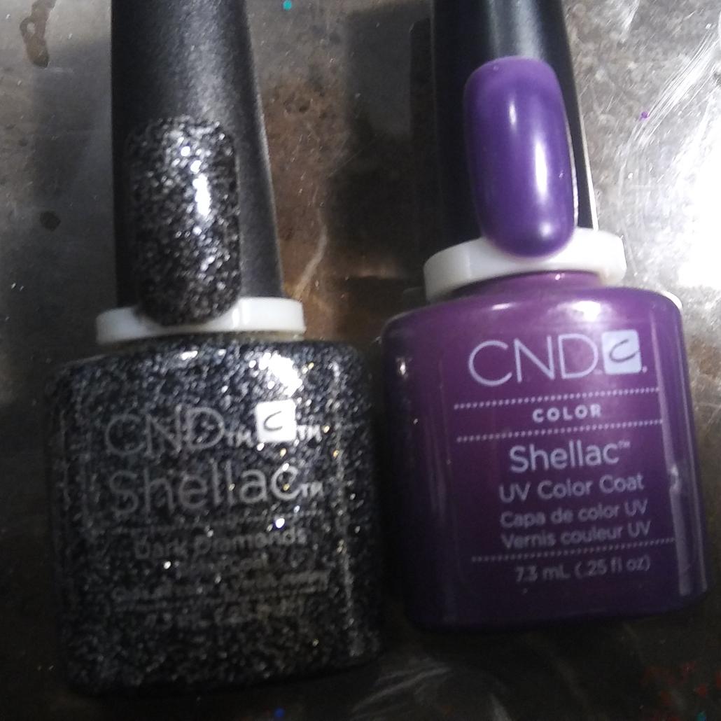KatyLambson's tweet photo. #StGeorge #sugarnspiceservicessalon #Shellac #PurplePurple #DarkDimonds #StampDesign #Glitter #SmokeySilverFoil #NailsMoreFunThanASpinner https://t.co/AG8TIamsS9