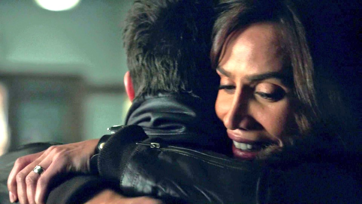 Wow, great Vincent and Tess moment! "You're the reason I'm 30." #BatB #S2E11Memories