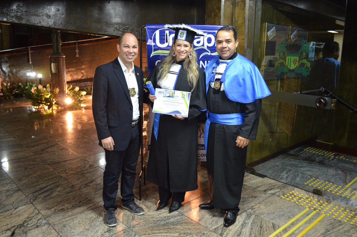 ElisandroFiuza's tweet photo. Formatura da Capelania #Unicapi (28/5), com formandos da Serra Gaúcha, em evento ocorrido na Câmara Municipal de Caxias do Sul. Confira as 📸 https://t.co/9x41ng9juM