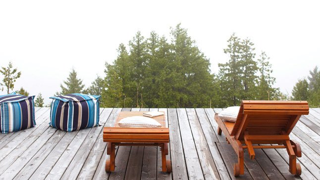 On visite ce chalet typiquement chaleureux, rustique mais confortable, dans le village de Saint-Irénée-les-Bains. bit.ly/2qtbS3O