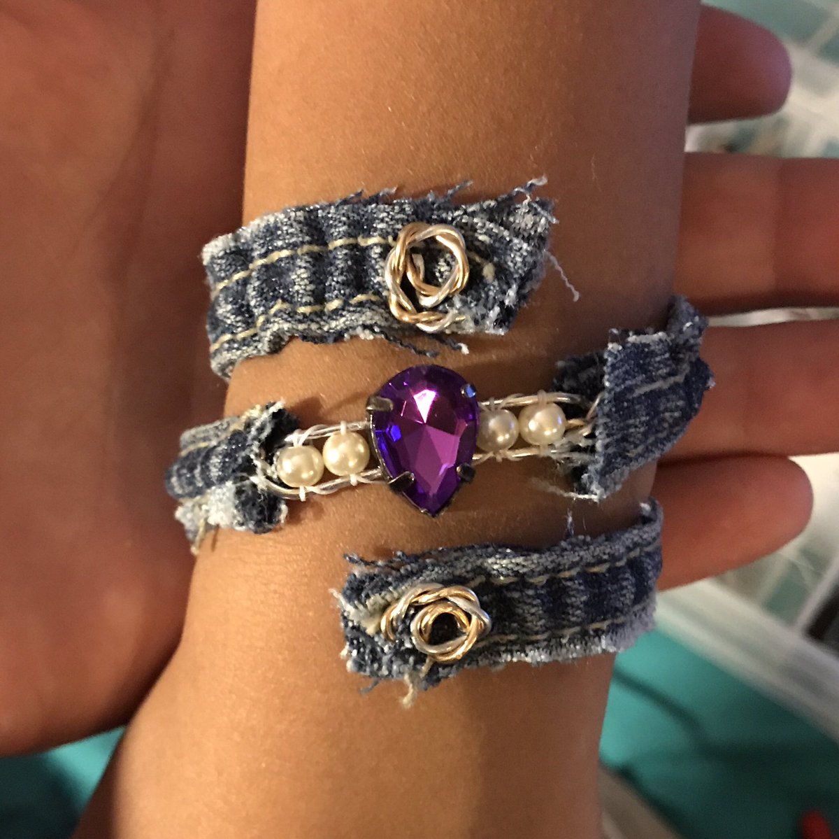 AnIngeniousLife's tweet photo. New design im playing around with! Yah or nah? #handmade #etsyshop #etsy #shophandmade #handmadejewelry #handmadeisbetter #makersgonnamake https://t.co/IAUCm6Z6qW