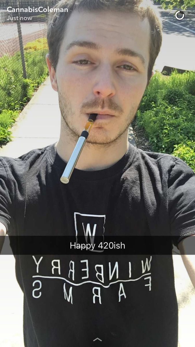 SimplyColeman's tweet photo. Happy 420-ish https://t.co/zzdCMZDUpP