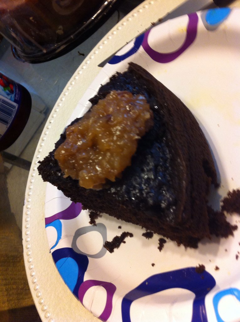 KNOXMS2's tweet photo. Homemade Oreo Chocolate Cake....Crunch cookies ,Chocolate Cake Mix.. https://t.co/ZPftmZ0Q87