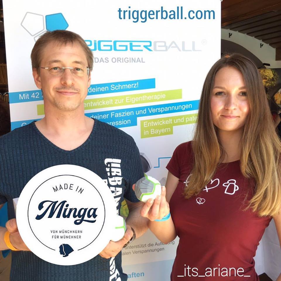 TRIGGERBALLcom's tweet photo. Schön wars auf der #madeinminga. Tolle Messe, tolle Besucher, Highlight war Bloggerin Ariane @DevenirMagazine _its_ariane_ 👍@TRIGGERBALLcom https://t.co/KnXQcTuUUu