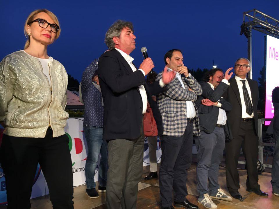 PdTaranto's tweet photo. Con @RinaldoMelucci e @micheleemiliano alla presentazione coalizione di centrosinistra.
#Taranto una bella impresa!
#BenvenutaTaranto https://t.co/Uc9LIU0Ld4