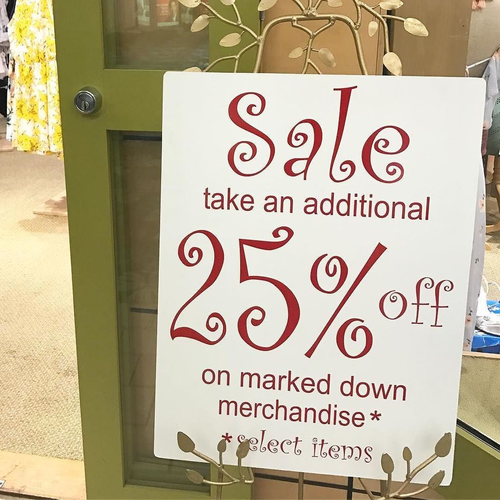 CalistaHawaii's tweet photo. 25% off today at #KahalaMall! You can also earn 4X Hawaiian Miles when you shop today only ✈️✈️✈️ https://t.co/QgkNGvsbYG