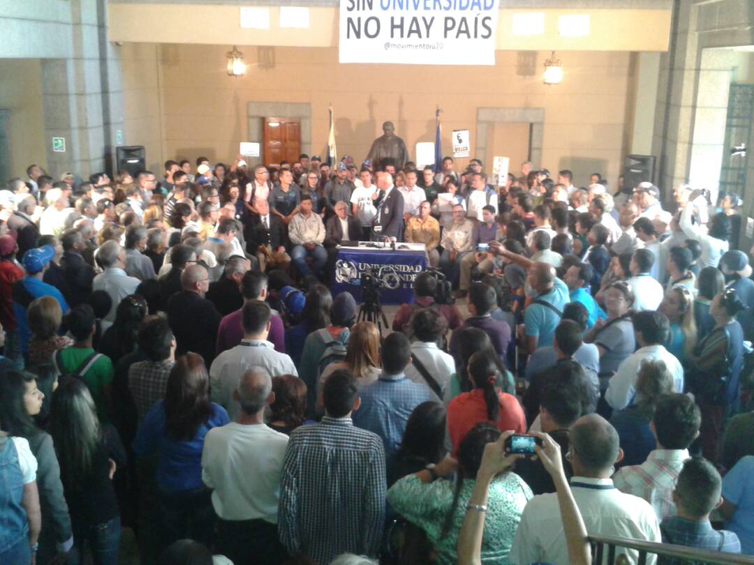 Equipo10_ula's tweet photo. #29May Presentes en La RDP en #DefensaULA por el rescate de la institucionalidad democrática en nuestra Universidad https://t.co/RBVrfqOw1Z