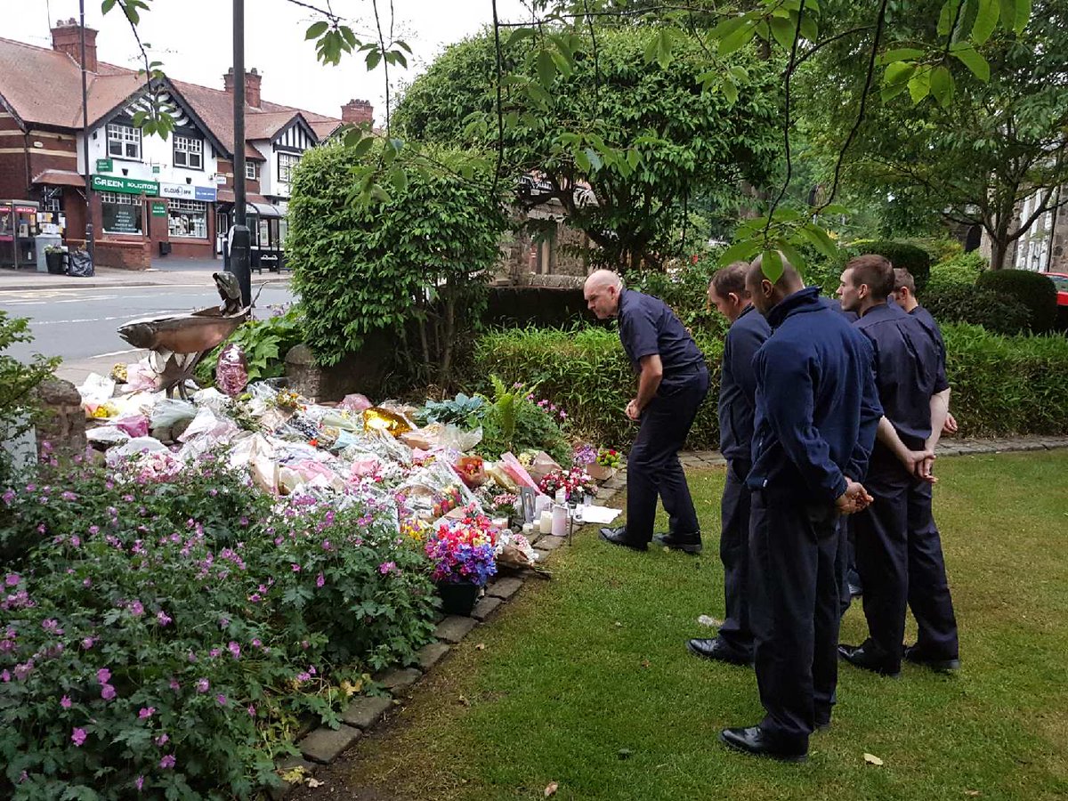 Clitheroe_Fire's tweet photo. After drill tonight Crews from Clitheroe paid their respects to all the families affected by the atrocities in Manchester one week ago. https://t.co/Nuxxspcltb