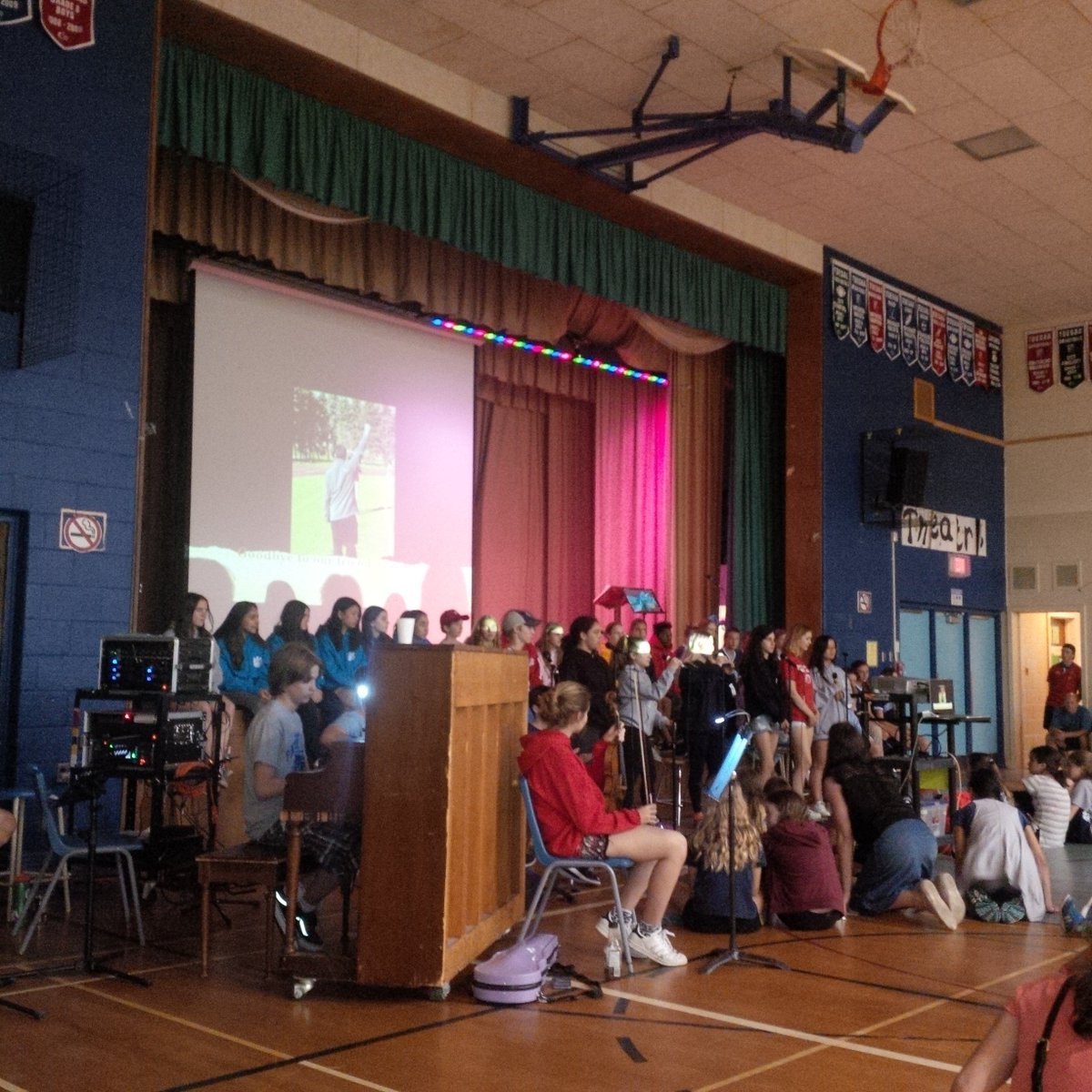 shelleylaskin's tweet photo. Tributes to #JeffMann by students and staff... #AllInAllTheTime @tdsb #DeerPark https://t.co/eQAqLEUjV4