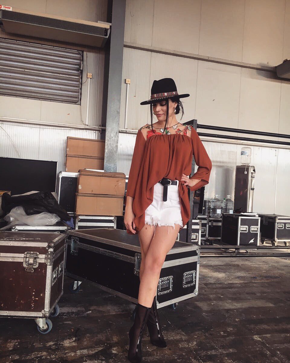 IviAdamou's tweet photo. Rehearsal 🎤 
#MTNMadWalk #madcy https://t.co/nYlUIUBYif