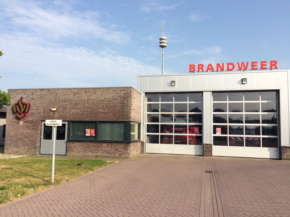 wvloenen_van's tweet photo. #hernieuwde kijk op #brandbestrijding #voorspelbareafloop #kwadrantenmodel #antiventilatie #brandweer #Callantsoog @vrnhn @FreekJacobse 👍 https://t.co/sxaFsYrGxc