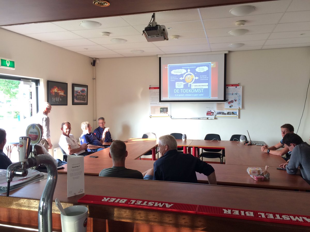 wvloenen_van's tweet photo. #hernieuwde kijk op #brandbestrijding #voorspelbareafloop #kwadrantenmodel #antiventilatie #brandweer #Callantsoog @vrnhn @FreekJacobse 👍 https://t.co/sxaFsYrGxc