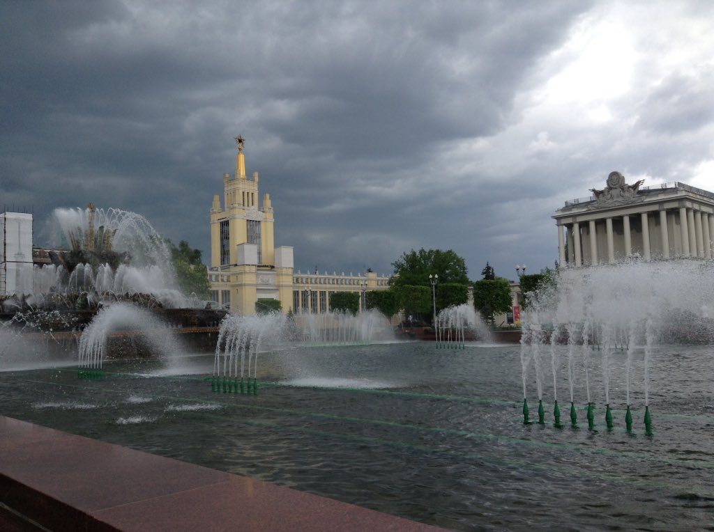 Nadlen_13's tweet photo. До урагана считанные секунды. Ничего не предвещало беды. Но буря застала настигла нас. Погода не предсказуема. 
ハリケーンの前に秒。 https://t.co/T51l06WjsS