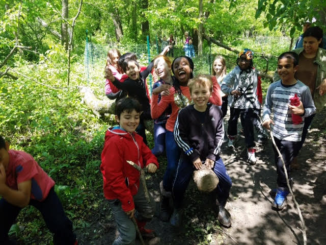 daysin3rdgrade's tweet photo. We went on a field trip to the @chicagoriver last week. We learned lots about the river and macroinvertebrates. We had a great time! https://t.co/6ZwCtAle6M