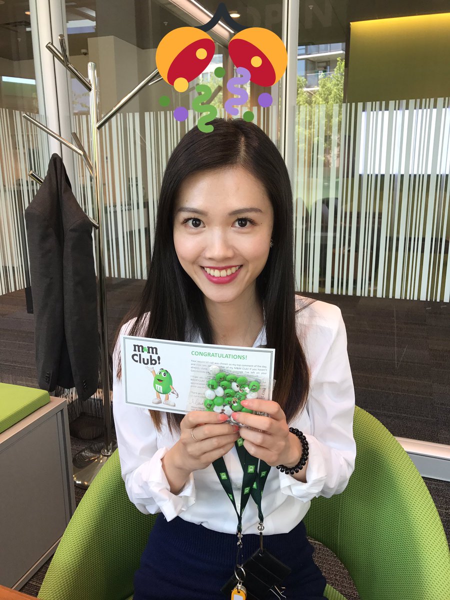 HermanHMYeung's tweet photo. 👏 to Jessica, CSR superstar, being inducted to the #MnMClub! All about #LegendaryExperience for our customers! @MauroManzi_TD @AdamChu_TD https://t.co/Bu6Sb3GAyo