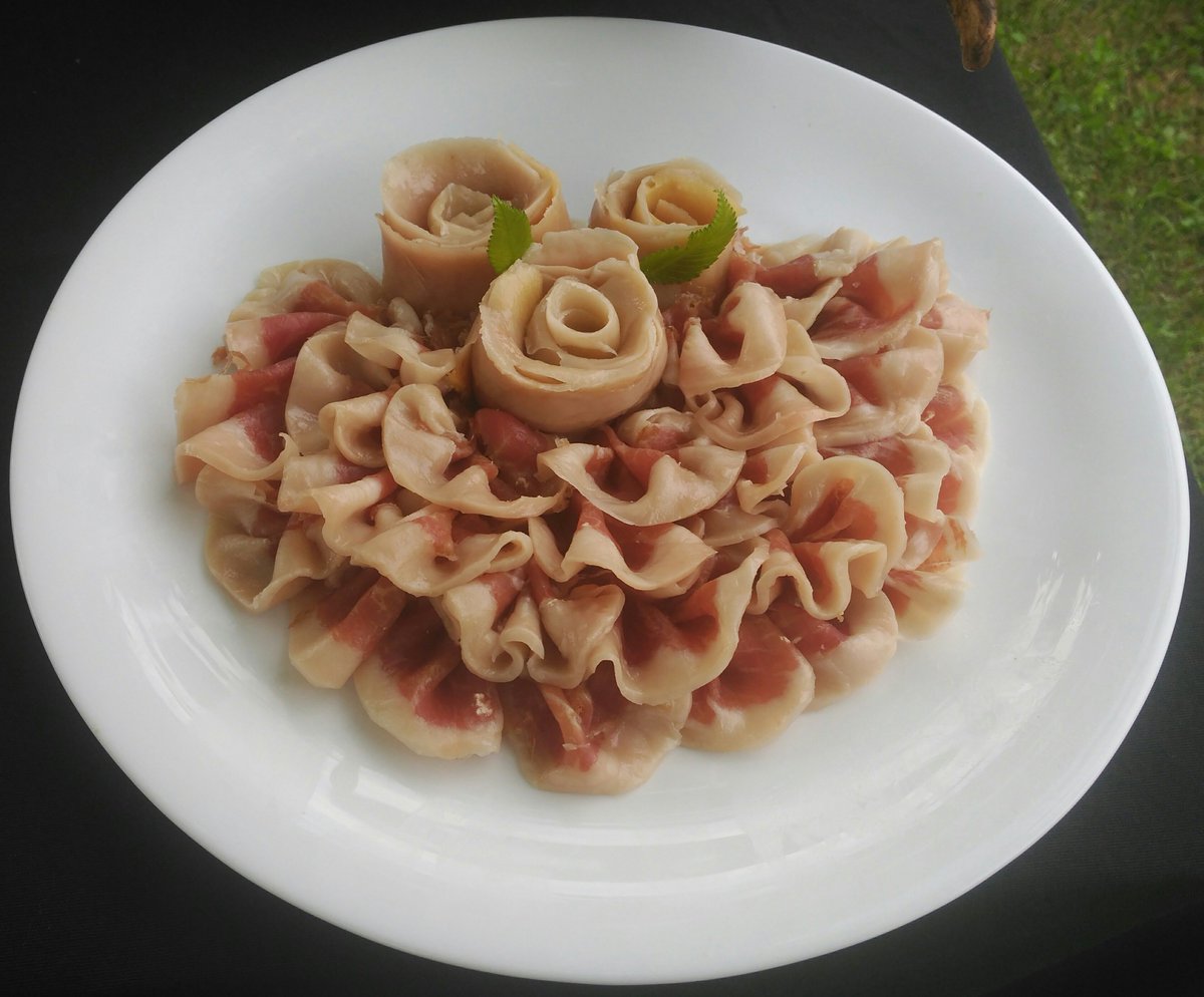 bertol76's tweet image. Finde completo de bodas y comuniones.
…rgebertolcortadordejamon.blogspot.com