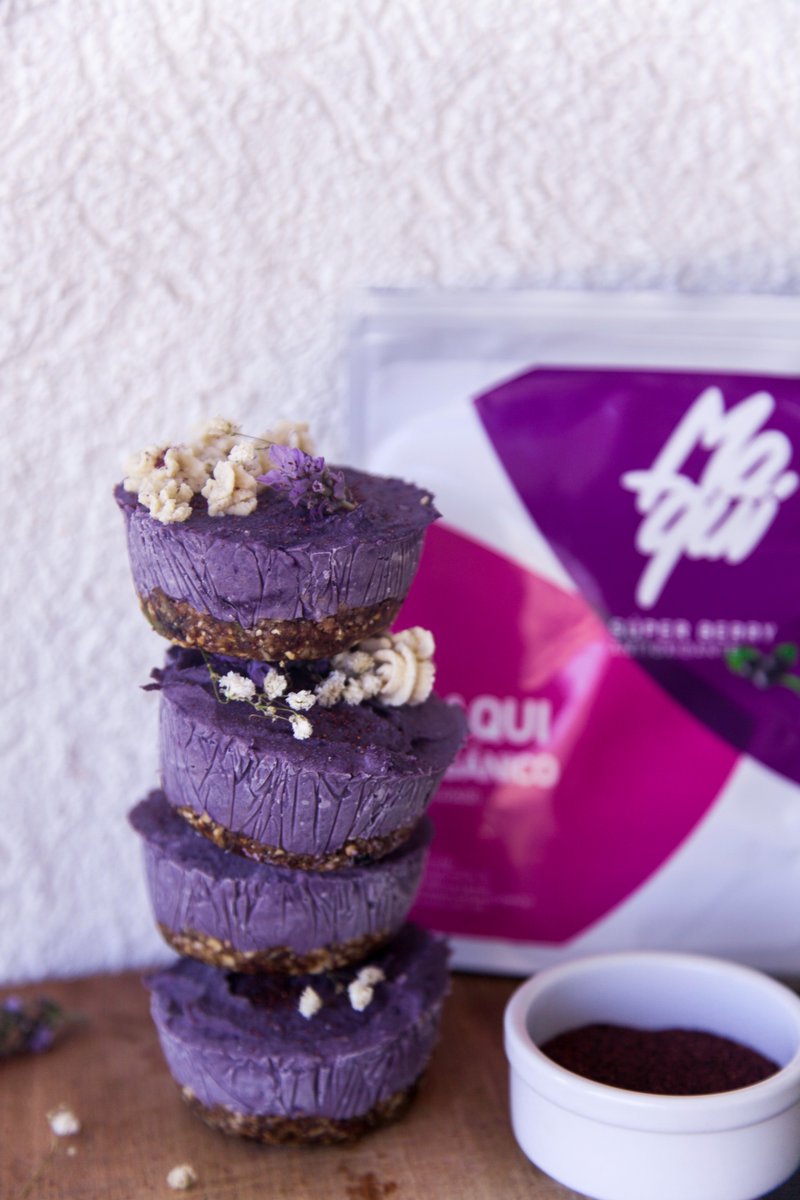MaquiSuperFruta's tweet photo. Buen lunes! Les dejamos este postre vegano raw de Cajú y Maqui para que se inspiren a preparar algo rico para partir pa semana✌🏻 #RicoySano https://t.co/vHMGVy72U2